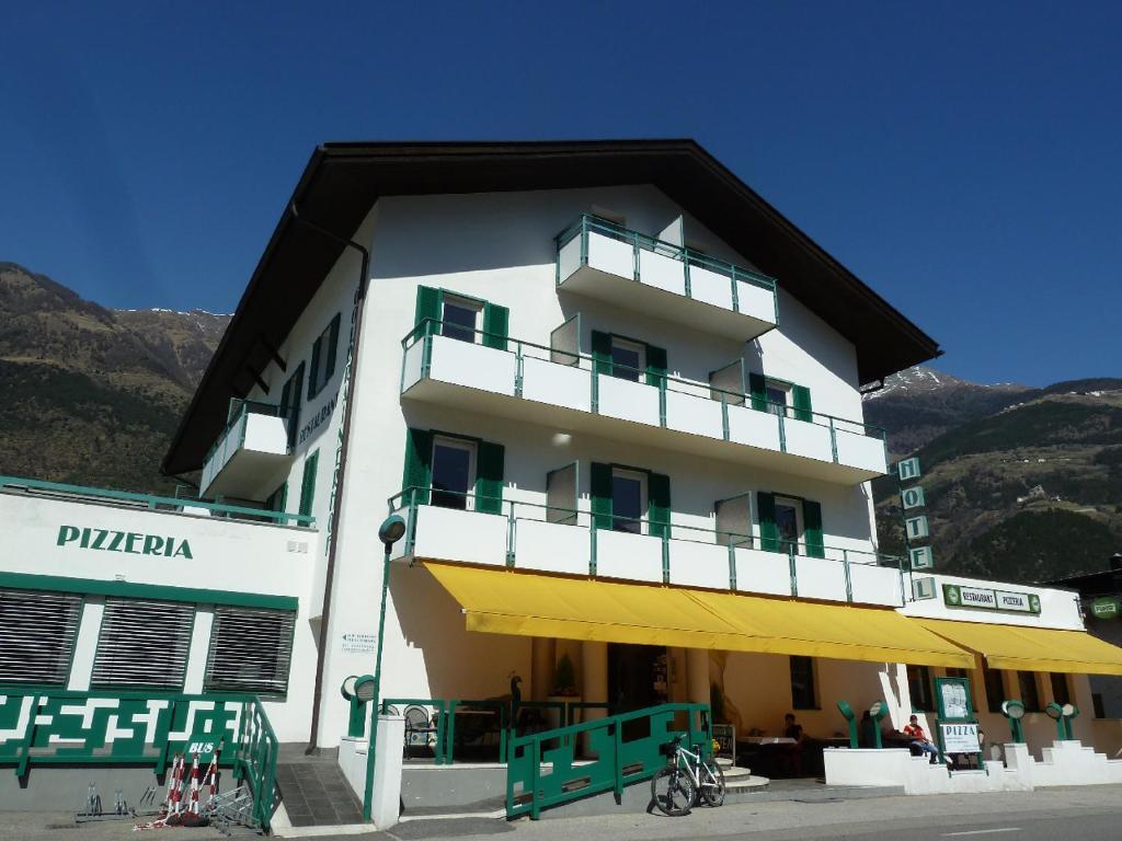 Hotel-Restaurant-Pizzeria Goldrainerhof Eksteriør billede